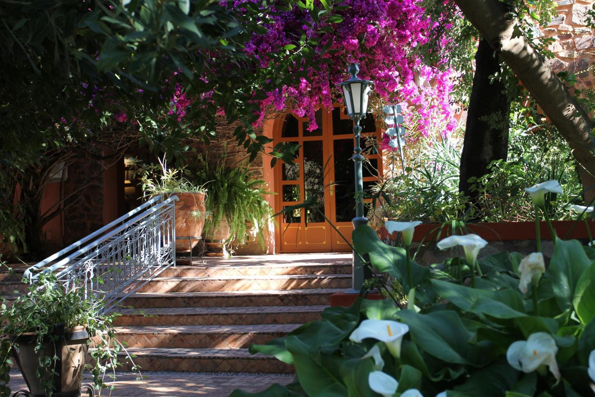 Domaine De La Roseraie Resort 奥伊俄贞 外观 照片