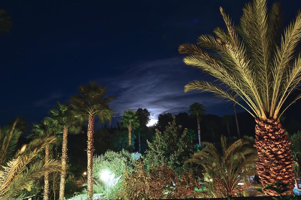 Domaine De La Roseraie Resort 奥伊俄贞 外观 照片